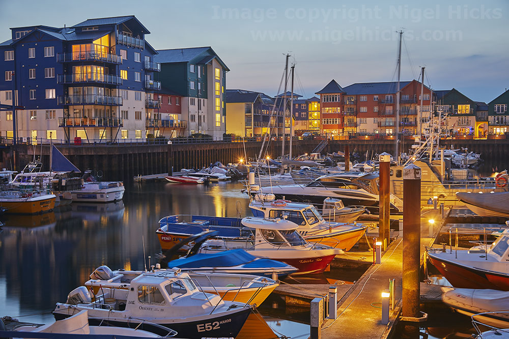 Just 10 days left until my first spring photography workshop: Low light/Long exposure photography, #Exmouth, #Devon. Still have spaces: sign up at nigelhicks.com/photography-wo… @ThePhotoHour @AP_Magazine #devonhour @Devon_Hour @BBCDevon