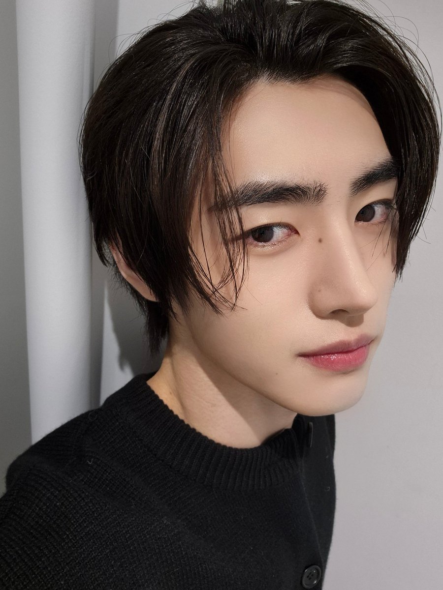 240306 위버스 #성훈 #SUNGHOON (1/2) 

🍙: 🖤