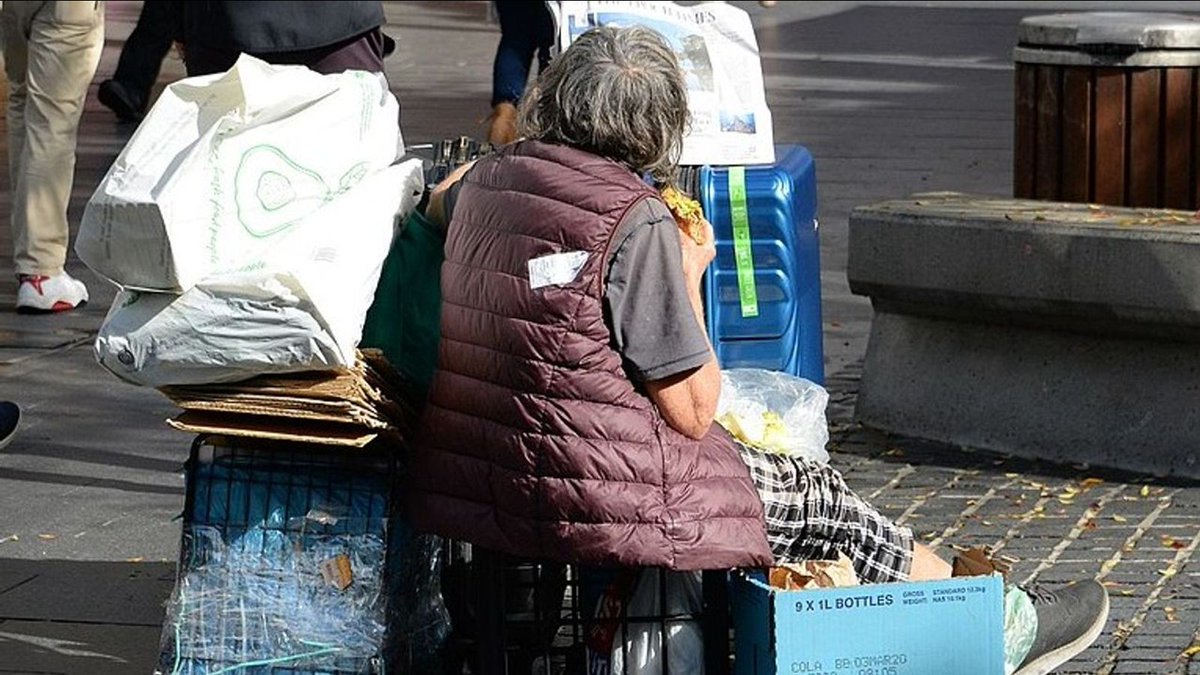 Australian community support worker speaks on surge of homelessness >> wsws.org/en/articles/20… - Going back a few years, seven out of eight people I saw would have been on government benefits. Now, I'd say easily half are working. #auspol #Auspol2024 #EndHomelessnessTogether