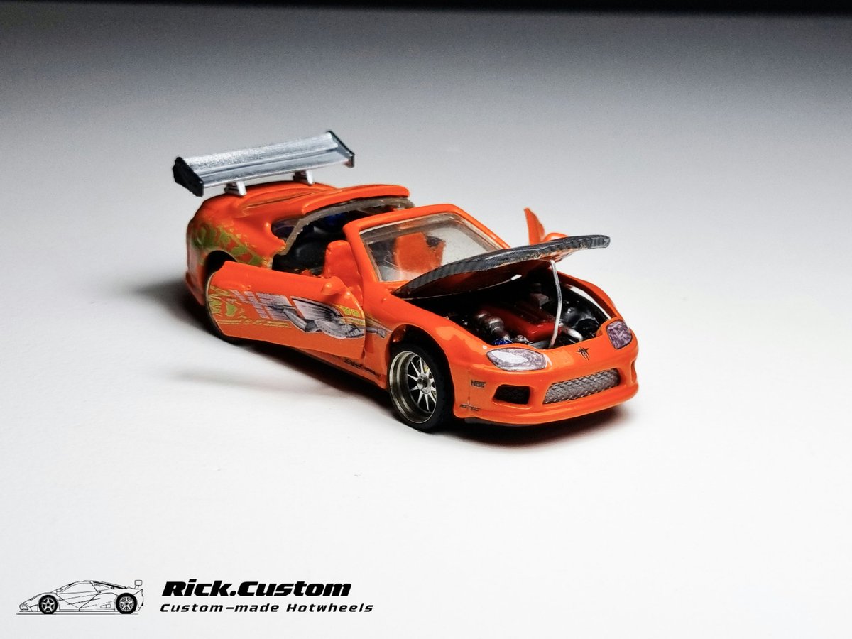 rick_custom tweet picture