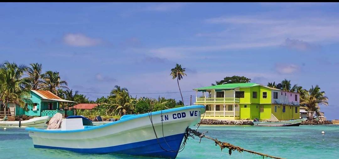 Joel__Nicaragua's tweet photo. NICARAGUA 🇳🇮 

Te deseo un día feliz lleno de alegria.

                 ¡Buenos días.! 

📸 Corn Island, Costa Caribe.

 #Nicaragua 
#BuenosDias
#FelizMiercoles https://t.co/jyBzuic6as