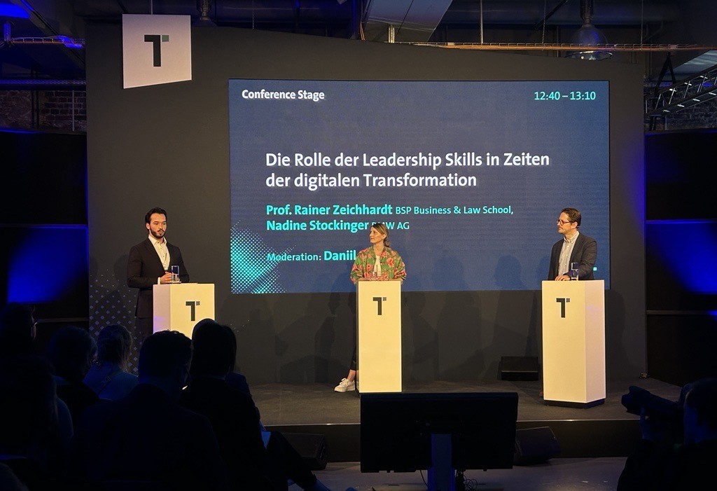 Welche Rolle spielen #Leadership Skills in Zeiten der #DigitalenTransformation? Einen Einblick geben Prof. Rainer Zeichhardt (@BSPBusinessLaw) und Nadine Stockinger (@BMWGroup) auf der #doc24.