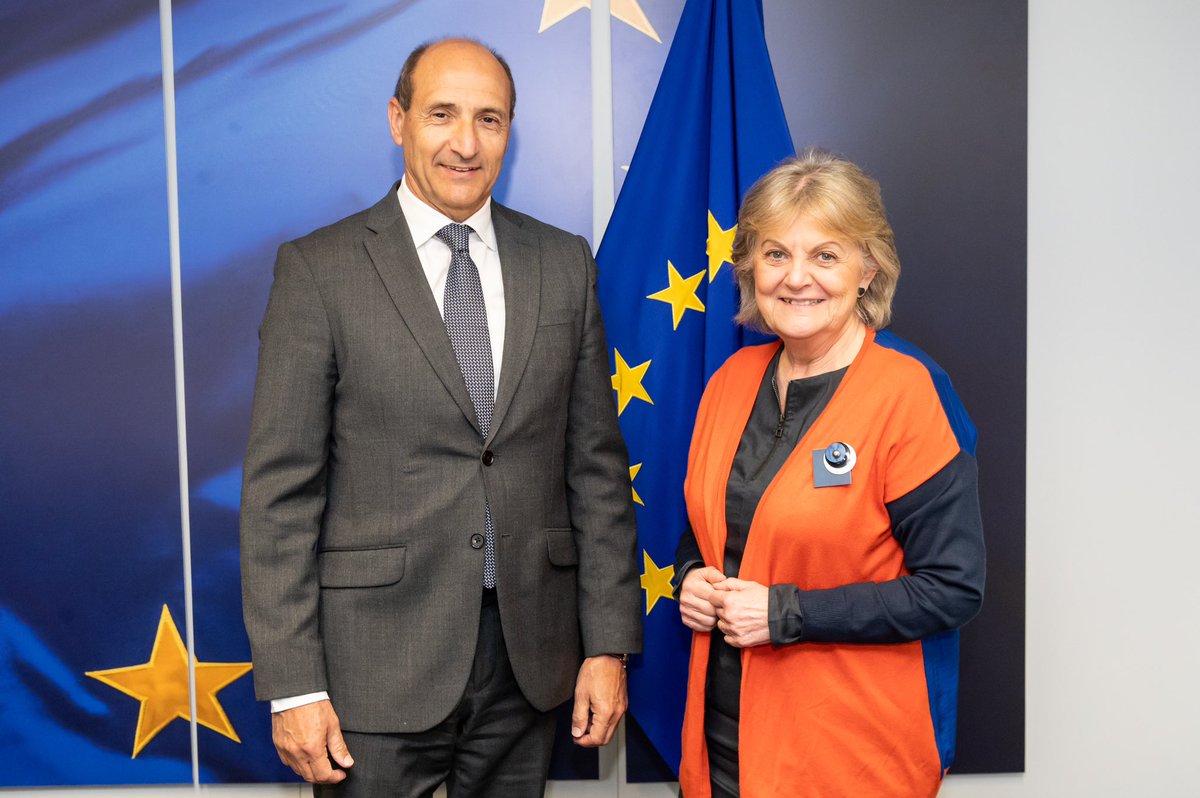 Very good meeting w/ <a href="/chrisfearne/">Chris Fearne</a>

🇪🇺 funds helped 🇲🇹 improve competitiveness &amp; sustain the economy through crises.

Focus is now on:
🔶Better energy connections &amp; renewables
🔷Energy efficiency in buildings &amp; transport
🔶Consolidated health system
🔷Competitive firms &amp; more jobs
