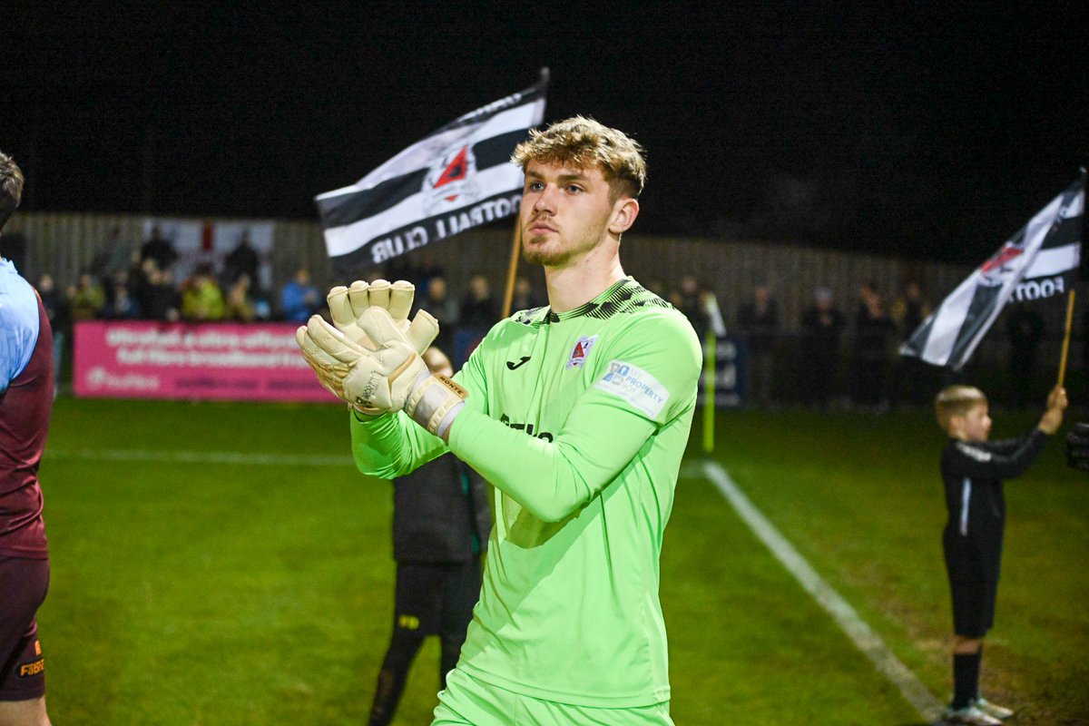 ❌️ Another big clean sheet for @mattyoungg1 🙌 📷 @FutersAndy #WeAreDarlo #YourClub