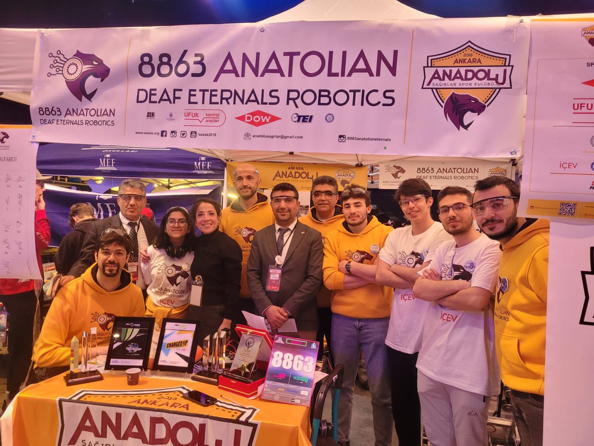 İstanbul İl Milli Eğitim Müdürlüğü Mesleki ve Teknik Eğitim Şubesi olarak Fikret Yüksel Vakfı tarafından düzenlenen First Robotics etkinliğine katıldık. Yarışmaya katılan tüm ekiplere ve sevgili öğrencilerimize başarılar dileriz. @tcmeb @istanbulilmem @mucahityentur