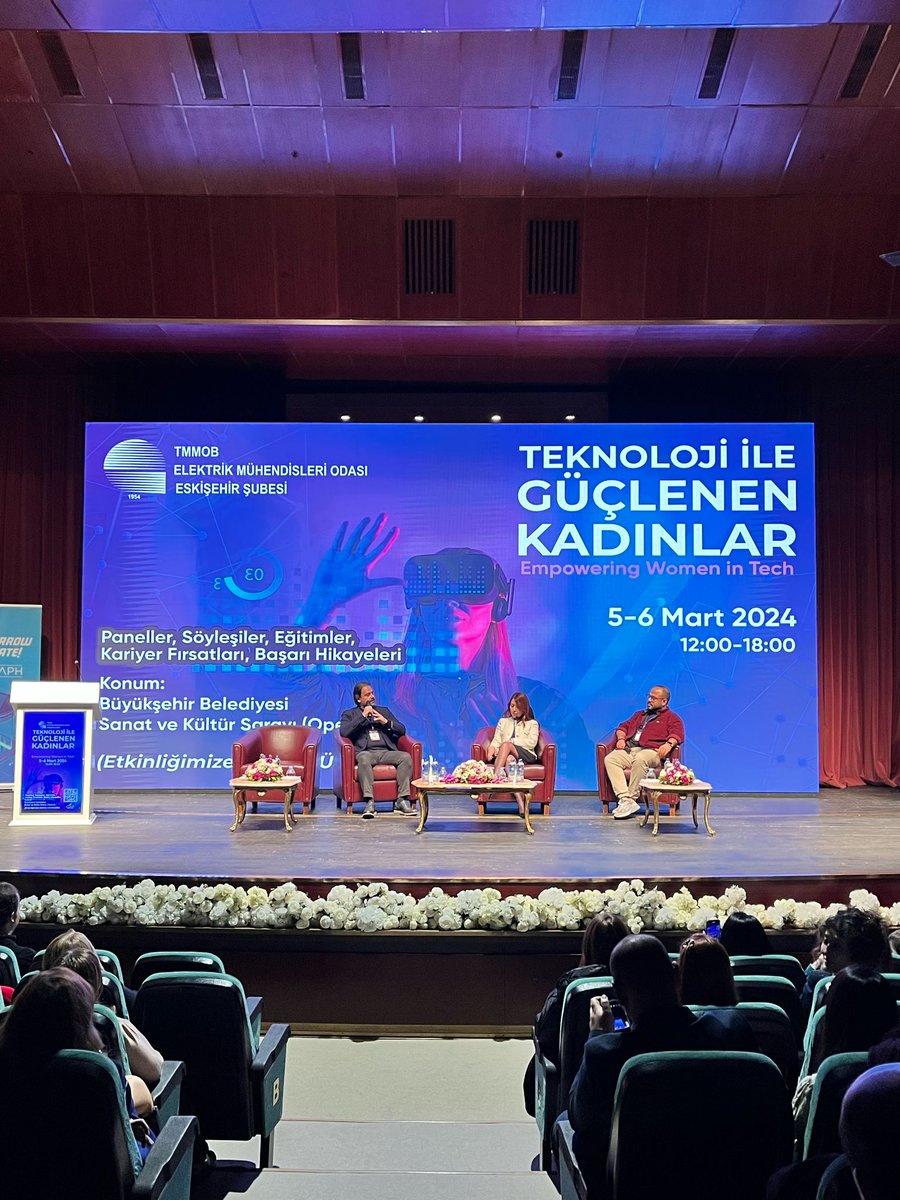 🌟 İkinci gününde büyük bir katılım ve ilgiyle devam eden etkinliğimizde, değerli konuşmacılarımızın eşliğinde önemli bilgiler ve deneyimler paylaşılıyor.

#TeknolojiyleGüçlenenKadınlar #Etkinlik #Eskişehir #Gelecek #Motivasyon #Kariyer