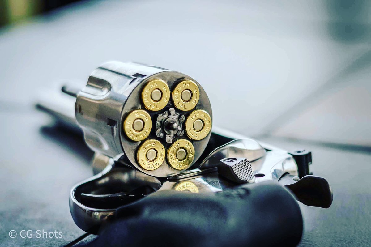 Happy Wheelgun Wednesday!!! S&W 629 with some .44 Specila reloads in Starline brass. Such a sweet sight. #wheelgunwednesday #smithandwesson #model629 #44special #starlinebrass #brownells #brownellsinc #bureauofpropaganda