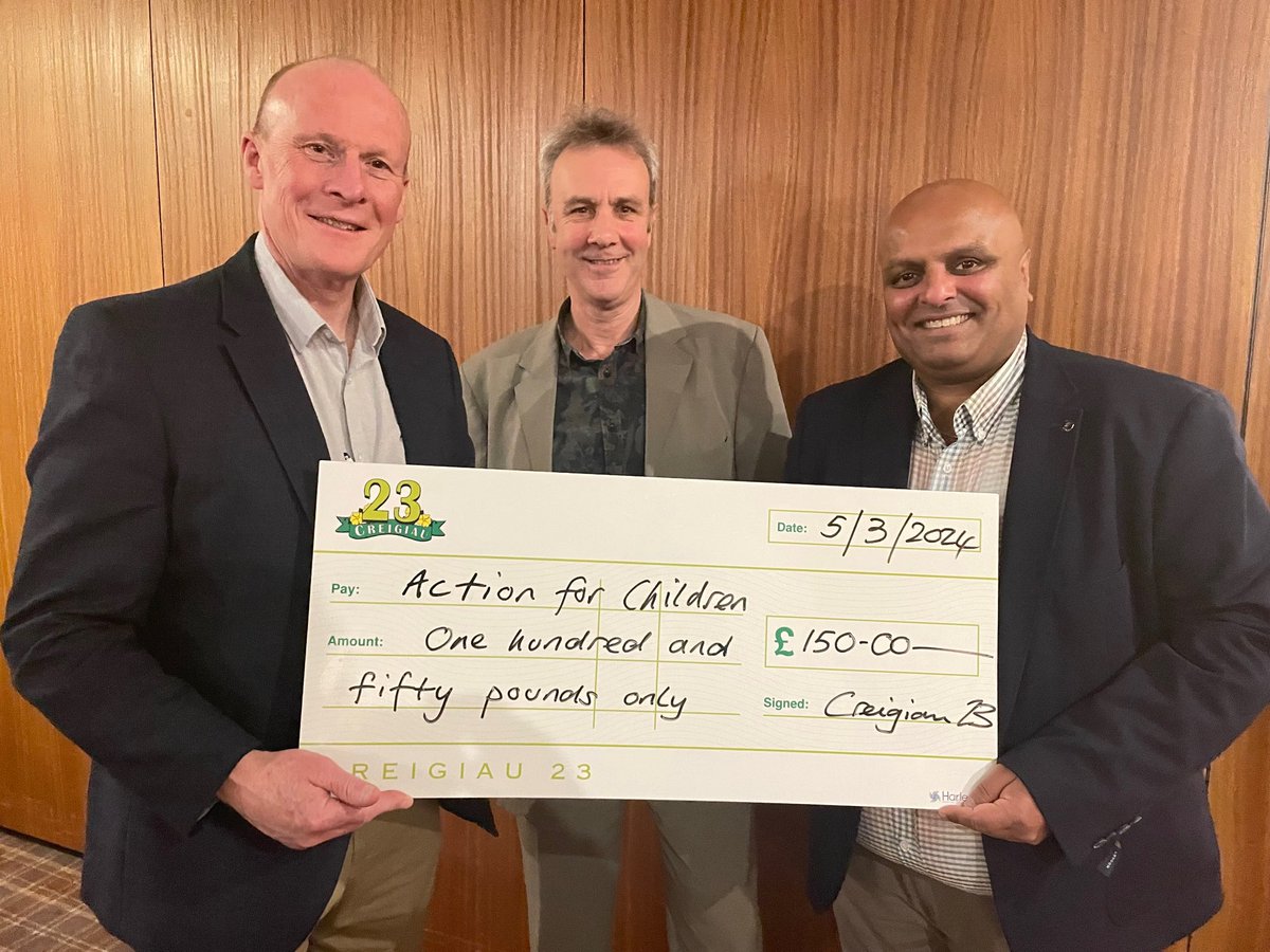 Thanks Paul Thorburn for speaking during our meeting last night. Paul recollected his exploits from his time with Neath and Wales.  We were pleased to make a donation to his chosen charity, Action for Children.