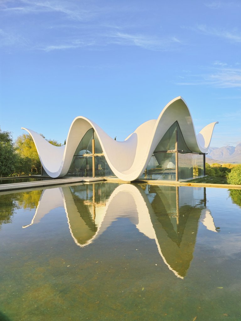 MrScottEddy's tweet image. This is the chapel at @BOSJESfarm, one of the most popular wedding destinations in South Africa. 🇿🇦