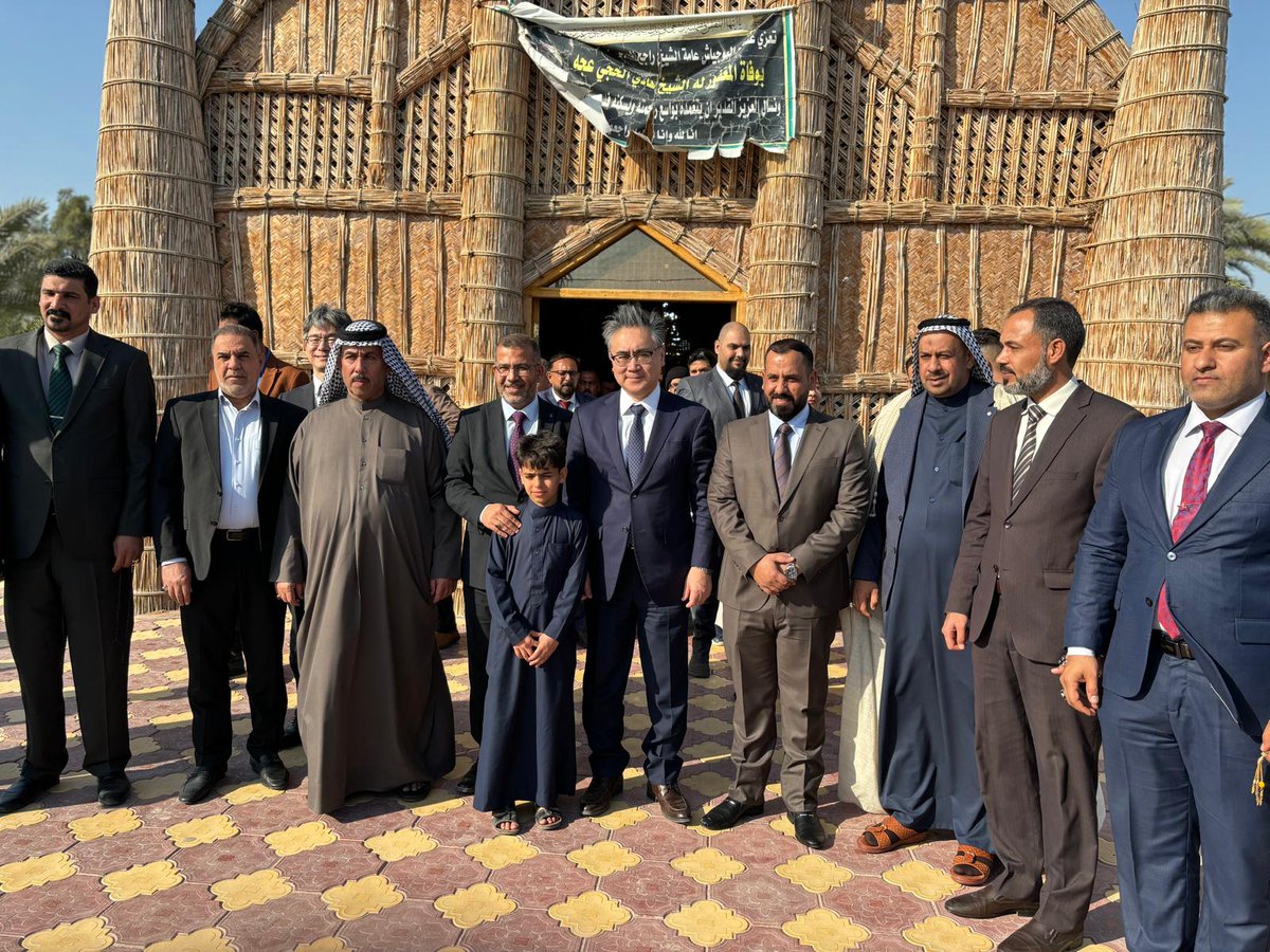 JAPANAmbIRAQ's tweet photo. In Samawa, I was also invited to the traditional guesthouse (al-Mudhif) of Albu Jayyash tribe by Sheikh Hussain Al-A’ja Al-Jayashi to have a lunch with all the local dignitaries including a number of deputies in Muthanna Council. Naturally all of them belong to different kind of tribes such as Albu Jayyash and Zayyadi.  Both tribes are said to be affiliated with Banu Hachaim. I really enjoyed to discover that the politics in Samawa are a sort of products of harmonious consensus amongst different tribes.  Thank you very much Sheikh Hussain and all guests for having taught me about all the secrets of local politics in addition to delicious food!

https://t.co/nIc9P81p9o

https://t.co/I1QiTGSATV