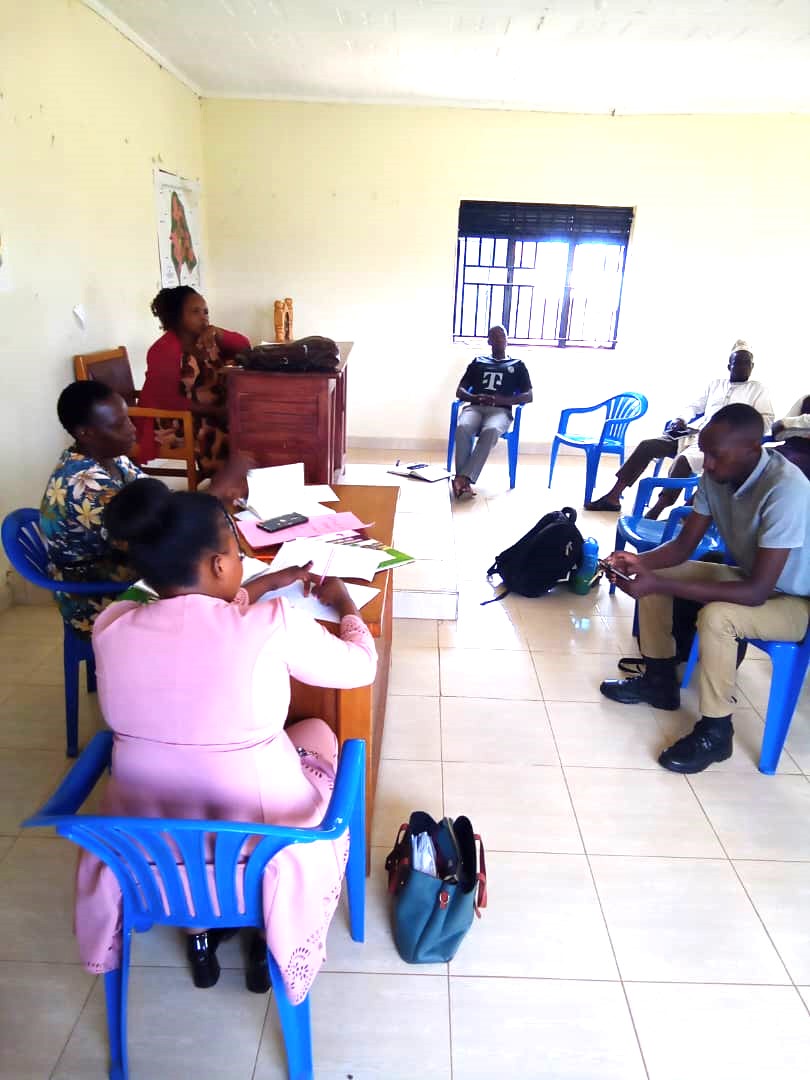 #HappeningNow :Our team implementing the @USAID OVC West Central Activity attending a #Childwellbeing committee meeting in Kibalinga sub-county, Mubende district to discuss issues and cases related to child abuse and the possible strategies to control such abuses. #OVCUpdate