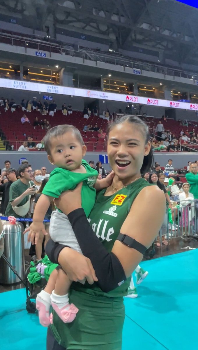 Does it ever drive you crazy? Just how fast the night changes... 🥹 #UAAPSeason85 buntis era to #UAAPSeason86 fanmode bebu era cutie 🥰 #PoisedSmashDLSU