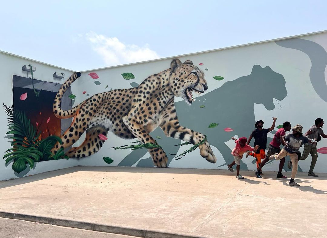brababella's tweet photo. #Streetart by #SCAF @ #Cotonou, Benin
More info at: https://t.co/X4r2jWUllg
#streetartCotonou #scafoner #streetartBenin #Beninstreetart #arteurbana #urbanart #murals #muralism #contemporaryart #artecontemporanea https://t.co/QuqjQnL8wl