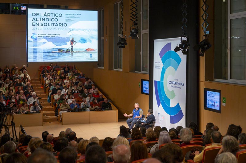 La conferencia 'Del Ártico al Índico en solitario' 🗺🚣‍♀️ del explorador y aventurero Antonio de la Rosa ya está disponible en nuestro canal de YouTube. ¡No te pierdas sus emocionantes experiencias por los lugares más remotos del planeta!🌍 @sergiomartin 🎥 youtube.com/watch?v=gfAZza…