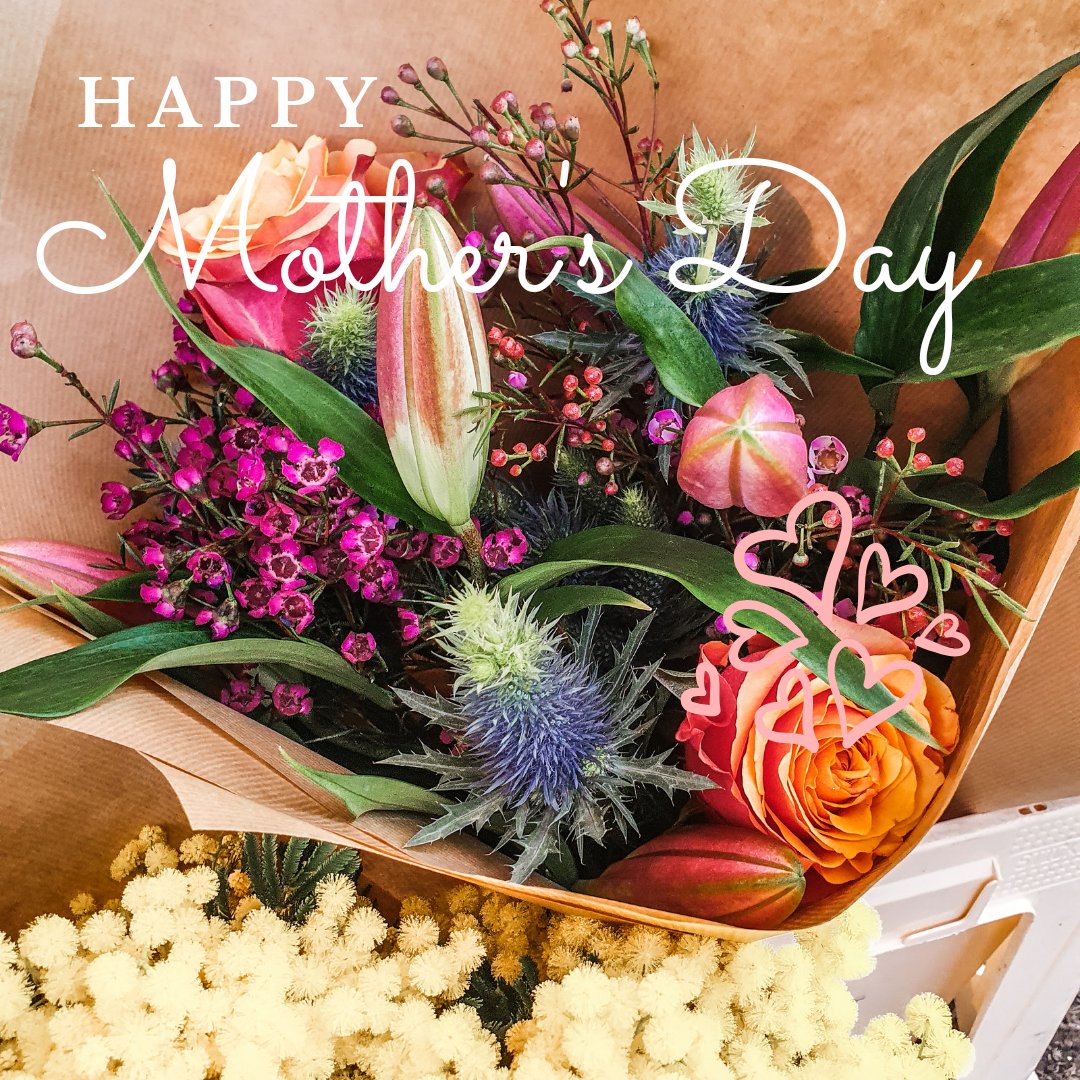 Make your mum's day brighter on Mother's Day with lovely flowers and a thoughtful gift.
@irisvictoriaflowers will have prepared a large range of flowers bouquets this Saturday at the Oval Farmers Market 10am-3pm. See you all there. 
📸 <a href="/LawrenceChirita/">Laurentiu Chirita</a> 
#ovalfm #mothersday