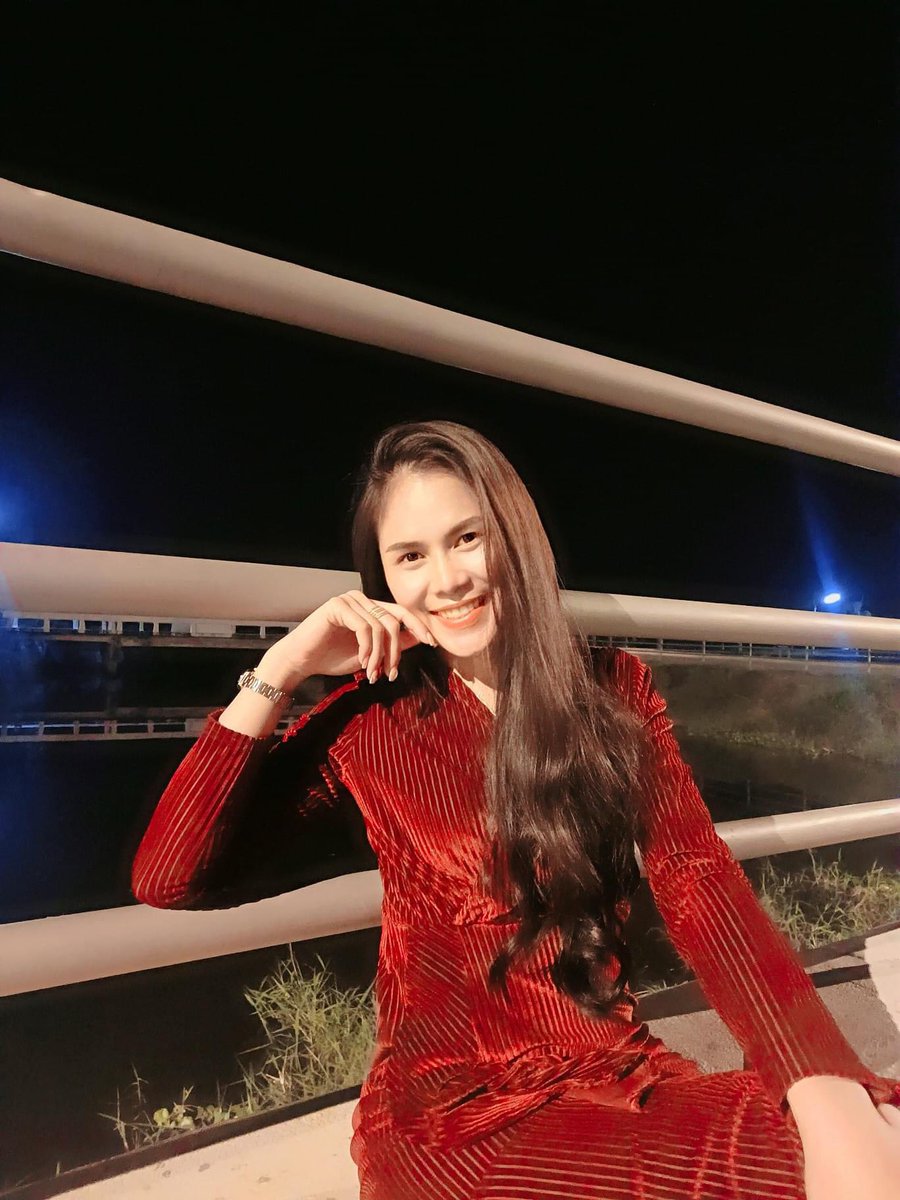 AmTukTik_SS's tweet photo. เห็นหน้าตาแบบนี้ 🥰
แต่มีผู้ชายโทรหาทุกวันนะคะ ☺️
"ฮัลโหล อยู่บ้านมั้ยครับมีของมาส่ง" 🤣🤣 https://t.co/JC07c8Zkf0
