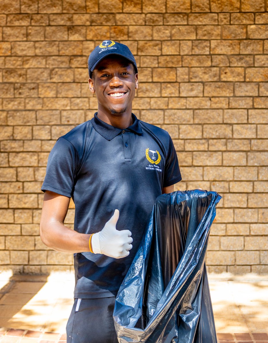 Africa_Univ's tweet photo. AU &amp; Mashonaland Holdings team up for a greener campus! Thanks to their generous donation of bins, we're taking strides towards sustainability. VC Rev. Prof. Mageto extended gratitude for investing in our eco-efforts. 🌿 #GreenAU #Sustainability #CommunityCleanup https://t.co/t65hGM1Cq7