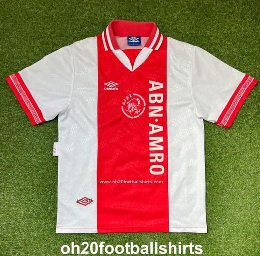 ajax_podcast's tweet photo. Dit authentieke Ajax shirt uit 94-95 winnen? Hoe? Luister de laatste aflevering maar! 
Een afl. met Tim @OH20FS over Ajax Shirts, de wedstrijd tegen U en een Dennie's apenpakkie over het "vetershirt"
Dit shirt is beschikbaar gesteld door https://t.co/AzVOLYRVYQ 
#Ajax #ajaxultra https://t.co/TpOEH6BAdH