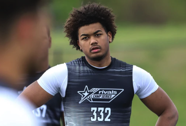 Via @Rivals here are 5 Midwest recruiting storylines to follow including one position that remains a major strength for the State of Illinois Class of 2025 edgytim.rivals.com/news/five-rank… @ChrisBurgessJr @AllNateMarshall @JosephReiff @jay_williams55