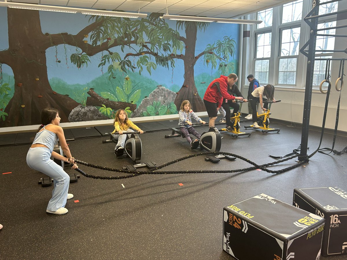 BcsdPe's tweet photo. Lesson 1 of Fitness with Coach Borror at MKES at the MKES Wellness Center. Our 4th grade students chose this unit while the rest of the class participated in the Bowling unit with Coach Grayson &amp; Coach Henley. @BCSDNOTES @mtkiscoelem https://t.co/qzBhtVZblD