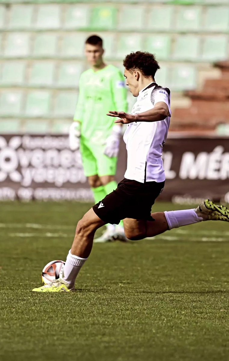 Gracias a Juanfra #lentedeportiva <a href="/Academia_Merida/">Academia AD Mérida</a> <a href="/Merida_AD/">A.D. Mérida</a>