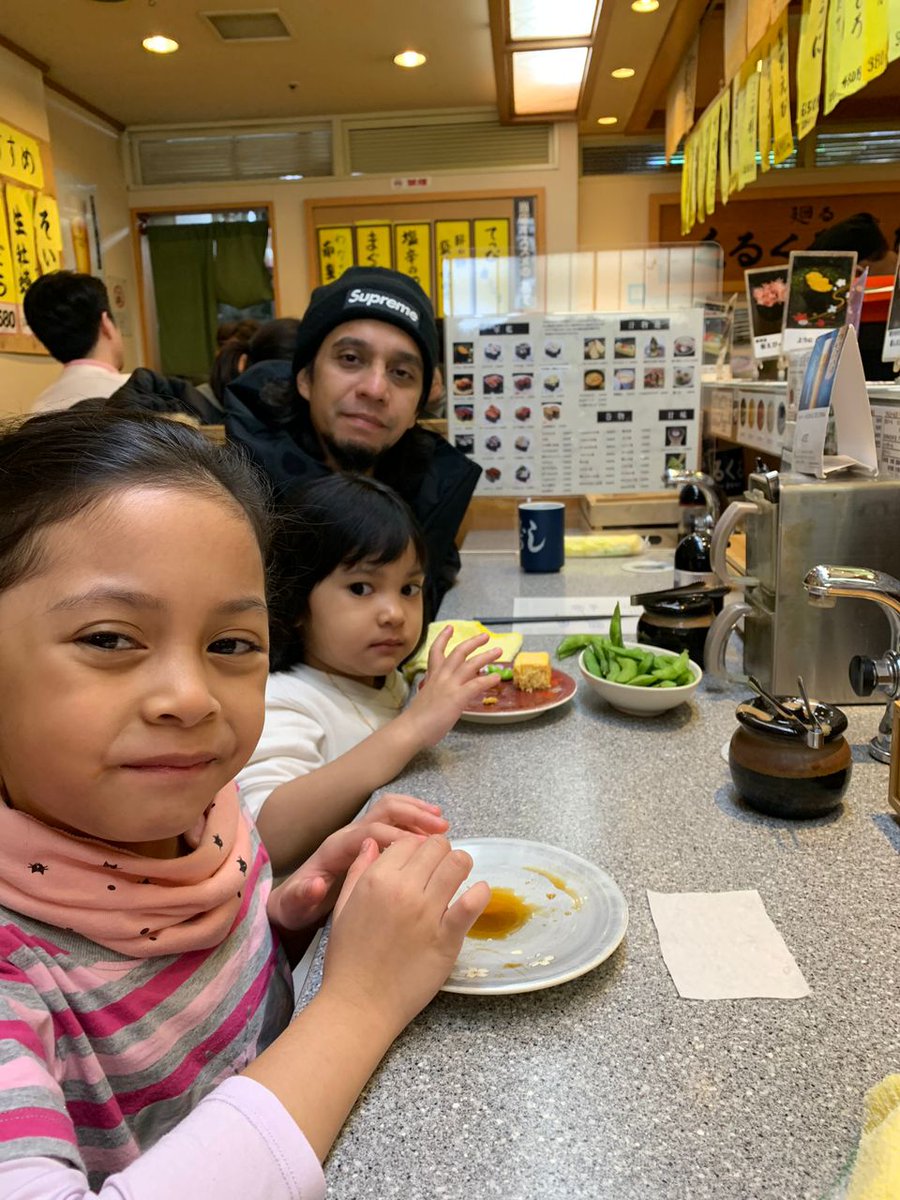 rainbow_divine's tweet photo. Meal pertama di Hokkaido: Opkos ler sushi 🍣 

#sushi #sushilovers #sushitime #sushijapan #fyp #fypmalaysia #makanmakan #jalanjalan #fypsg https://t.co/fzHGTKhueM