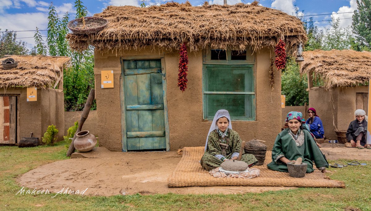 Their innocence and dedication truly brought the scene to life. Showcasing the rich cultural heritage of our region. Veshaw Literary Festival 2023.
@ExploreKulgam <a href="/MinOfCultureGoI/">Ministry of Culture</a> <a href="/googlearts/">Google Arts&Culture</a>