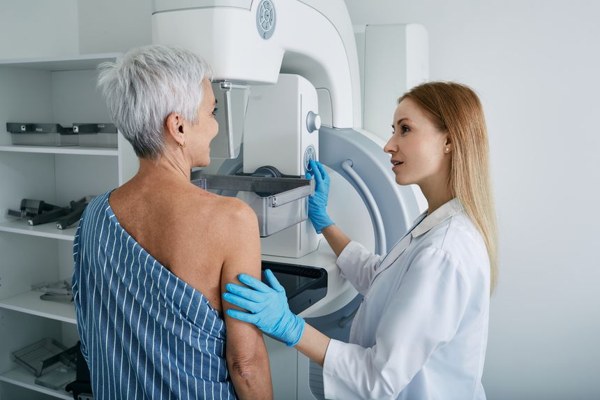 A breakthrough in #BreastCancer treatment could help prevent the growth of tumours, says the Institute for Cancer Research. Here, one of our lawyers <a href="/VJHarris_IM/">Victoria Harris (nee Moss)</a> looks into what this could now mean for #Oncology patients. bit.ly/435nOYs