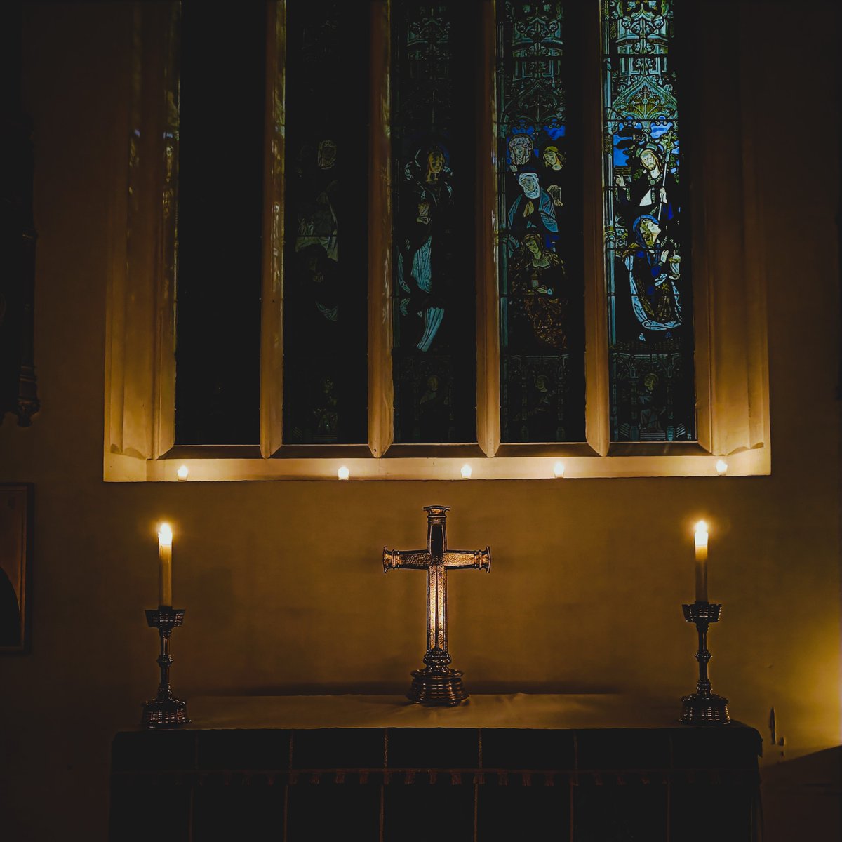 This evening is the final Compline of Lent Term. Join us at 9pm for the three p's: Plainchant, Port, and Pcandles (the p is silent)🕯️ 🕯️ #plainchant #port #pcandles