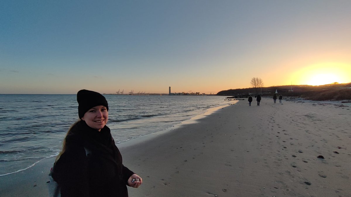 We are excited that @MartaLidiaSu decided to pursue her postdoc at #CEM and look forward to following her research when she uncovers more about the ecology of cable bacteria! 🙌 ”I’m loving my first days at CEM and hope to search for not only shells but also cable bacteria soon.”