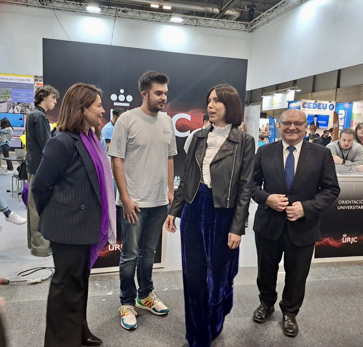 #aula2024

𝗣𝗶𝗹𝗮𝗿 𝗣𝗮𝗻𝗲𝗾𝘂𝗲, directora de ANECA, con Germán Gutiérrez, vicepresidente de política universitaria de <a href="/CREUPCREUP/">CREUP</a>, la ministra de Ciencia, Innovación, y Universidades, <a href="/DianaMorantR/">Diana Morant</a> y el secretario general de Universidades, José Manuel Pingarrón.
