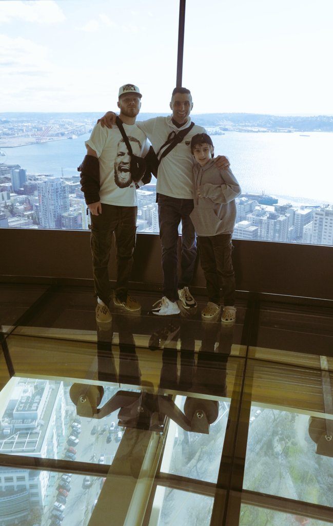 We're celebrating your birthday across the country <a href="/tony_regina_/">Tony Regina</a> ! That must mean this is going to be a good year. I love you. WE love you. I'm grateful to make more memories with you and our family 😘 <a href="/The_SpaceNeedle/">The Space Needle</a>