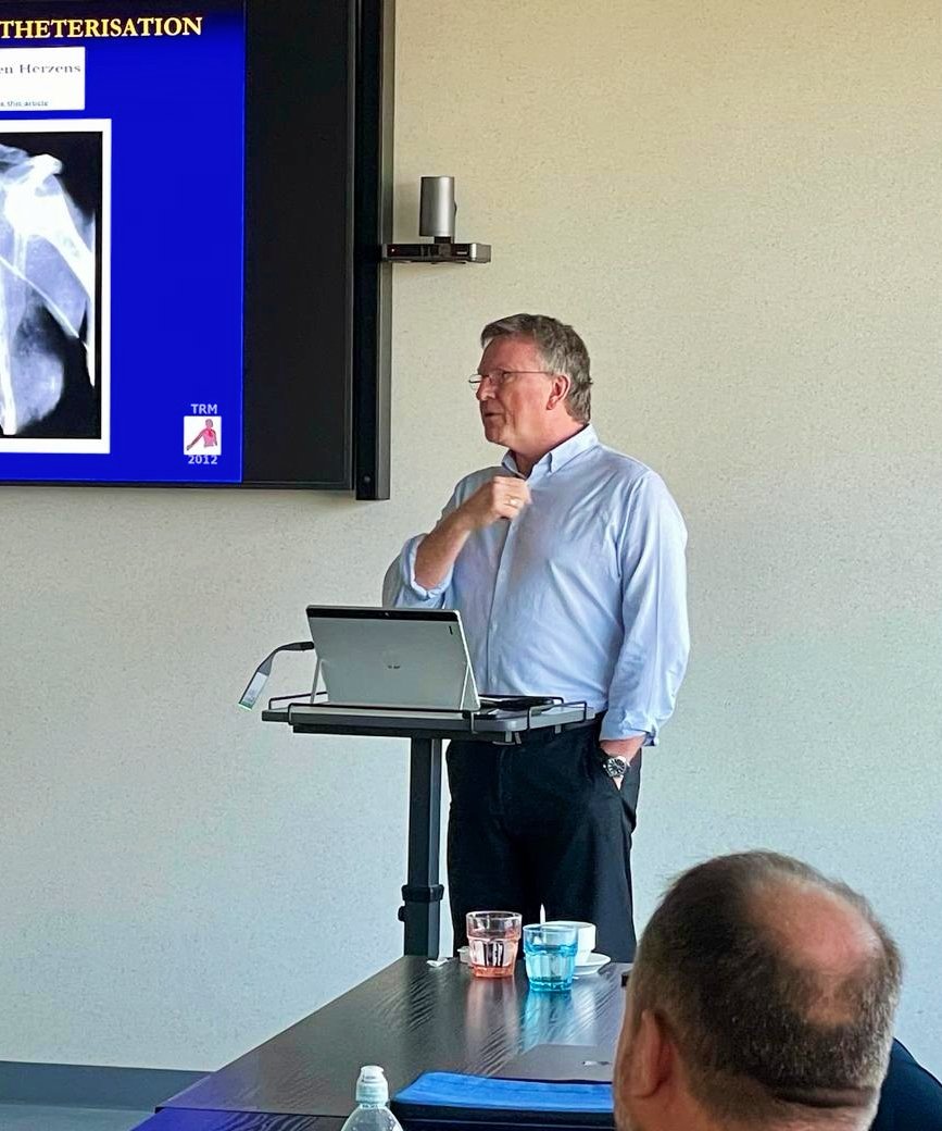 nolanjimradial's tweet photo. Exploring data and options for radial to visceral access at TERUMO meeting in Leuven with Dr David Wells from UHNM https://t.co/cKpxHumpbU