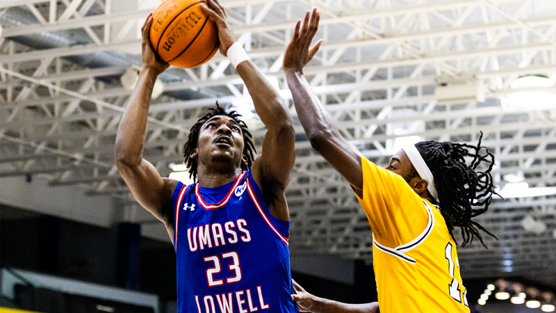 River Hawks Tripped Up By Maine, 71-65 dlvr.it/T3hTRZ