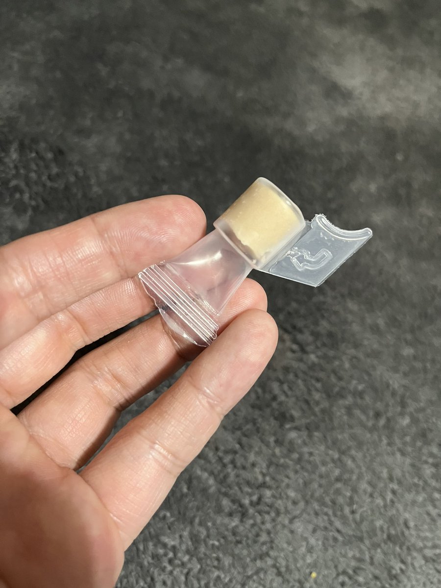 良い女の見分け方教えてくださいって質問が多いので答えます

パピコのこの部分を食べた時「そこ美味しいよね」っていう子です

「みっともないからやめなよ」とか「貧乏くさい」とか言う女の子はたいてい性格悪いです