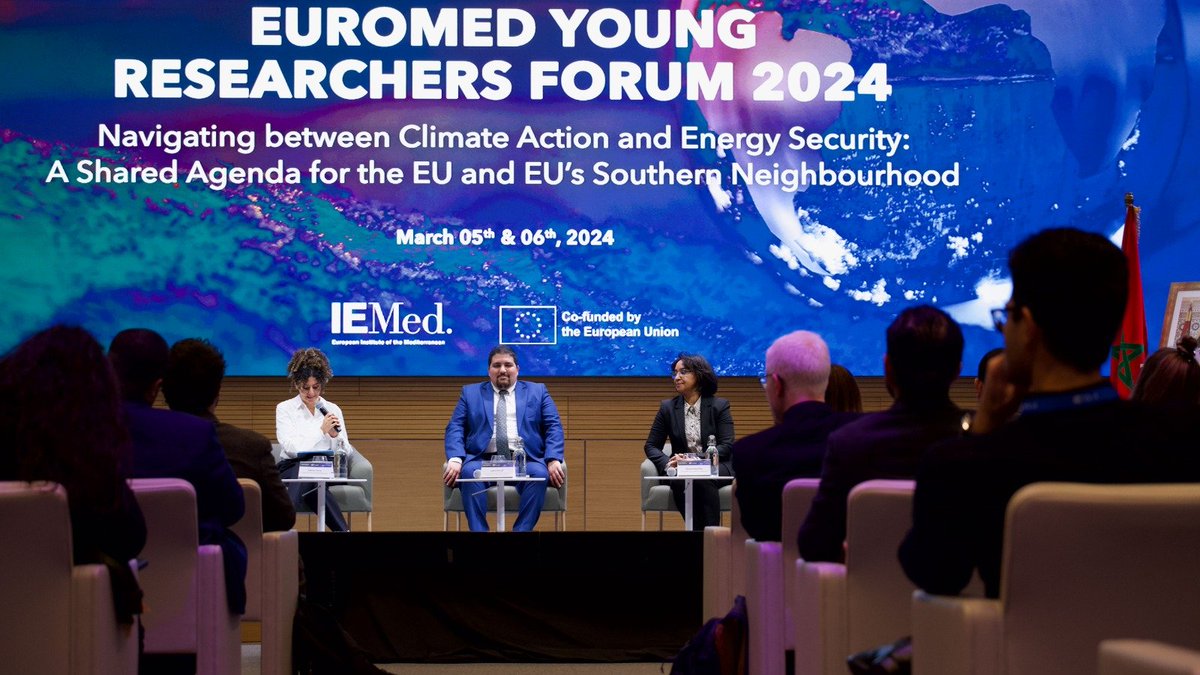 🔴 Day 2 of the #YRF24 : Participants explored solut° at the intersect° of regional climate action & energy security with our Senior Fellow Mounia Boucetta & Samir Rachidi, Acting General Manager in IRESEN. Moderated by Economist @SabrineEmran. #YoungResearchersForum @IEMed_