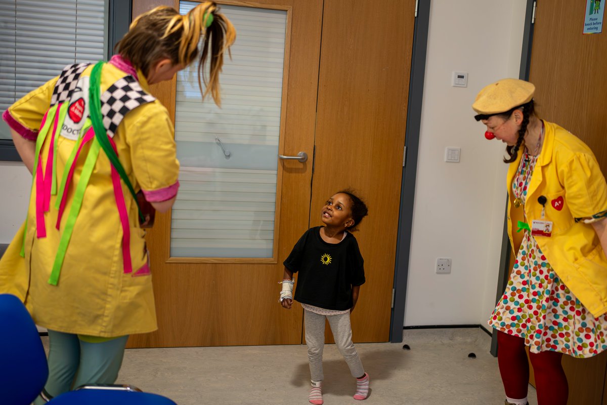 OPPORTUNITY - Fundraising Manager Closing 11 March This year we're celebrating 25 years of The Clowndoctors - what better time to come & join our team. This role offers an exciting opportunity to drive meaningful change & support our impactful programmes. heartsminds.org.uk/fundraising-ma…
