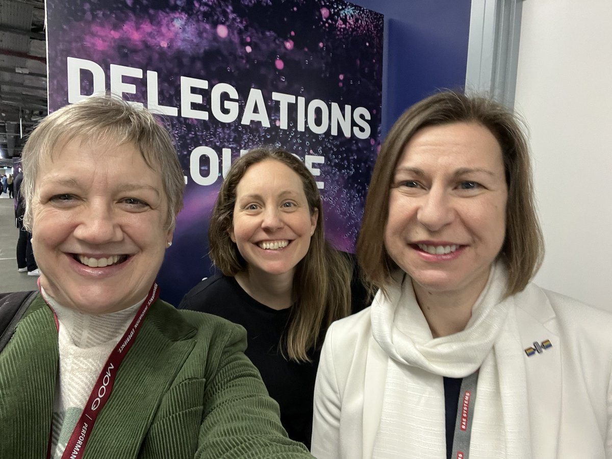 ScienceNelson's tweet image. Lovely to catch up with @SuzieImberSpace and @lizseward today at #SpaceComm Expo as well as @MattCosby in Farnborough. Got some great interviews for @Spaceboffins podcast.
