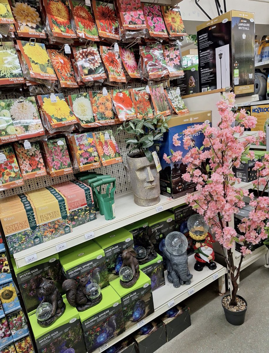 holburyhardware's tweet photo. We have some lovely gifts for mum in store! 🌸💐🌻🌺#MothersDay @holburyhardware https://t.co/DOpVK7NZ6H