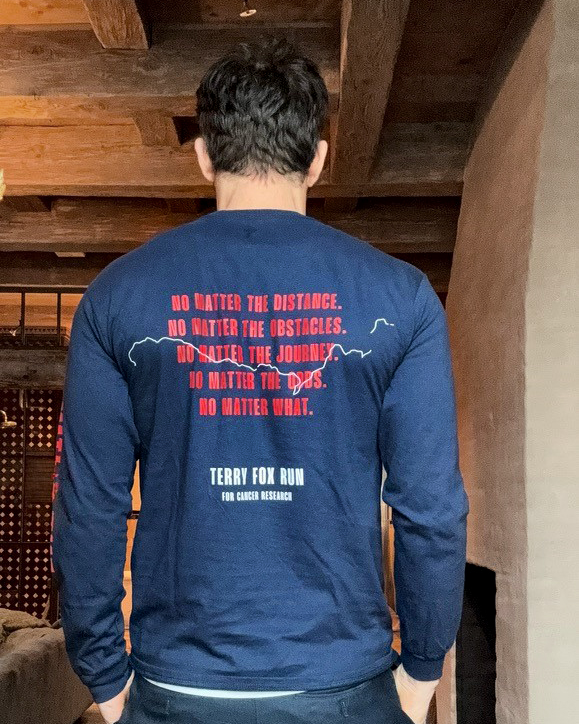terryfoxfr's tweet photo. Spoiler : la suite est encore meilleure!
Notre prévente est maintenant EN LIGNE. Procurez-vous votre t-shirt de la #CourseTerryFox en édition limitée sur https://t.co/qizNT2ypS5.
Tous les bénéfices soutiennent la recherche contre le cancer.
#QuoiQuilArrive @VancityReynolds https://t.co/IHrRoc9k0F