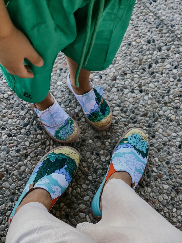 uinfootwear's tweet photo. Where there is family, there is love.❤️
Design: Van Gogh Wheatfield with Cypresses
🛒https://t.co/wWayZCmRMK https://t.co/tIkDSU5JXI