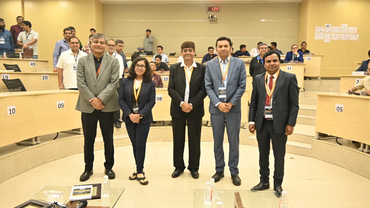 sidbiofficial's tweet image. The event focused on Learnings, Implementation, and Growth for Central India&apos;s management community, along with interactive sessions and networking opportunities with industry leaders.

#CentralIndiaManagementConclave #MSMEecosystem #MSME