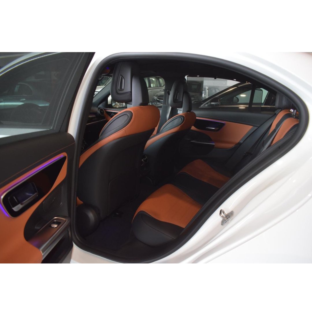 autogulfsa's tweet photo. من أفخم سيارات السيدان،تعد مزيجًا رائعاً من الفخامة الكلاسيكية مع التكنولوجيا الحديثة المتطورة،تحظي بتصميم خارجي أنيق وحديث والعديد من ميزات الأمان والرفاهية
🔥مرسيدس C200 AMG فل اوبشن
خليجي وارد قطر 2024
#شركة_ال��ليج_للسيارات #مرسيدس #مرسيدس_سي_كلاس #مرسيدس_c200 #سيارات  #الدمام https://t.co/m1BG8kYUhV