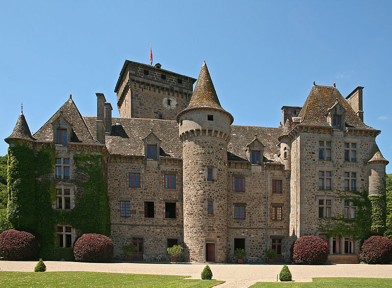 MonumentumFr's tweet photo. Château fort de Pesteils à #Polminhac (#Cantal) Donjon de la fin du Moyen Age (14e, XVe siècle). Pendant la deuxième moitié du XVIIe siècle, adjonction d'un corps de logis et d'un pavillon d'angle. Au XIXe sièc...
Suite 👉 https://t.co/2lBDQkXhOL
#Patrimoine #MonumentHistorique https://t.co/CPNBuInzNj