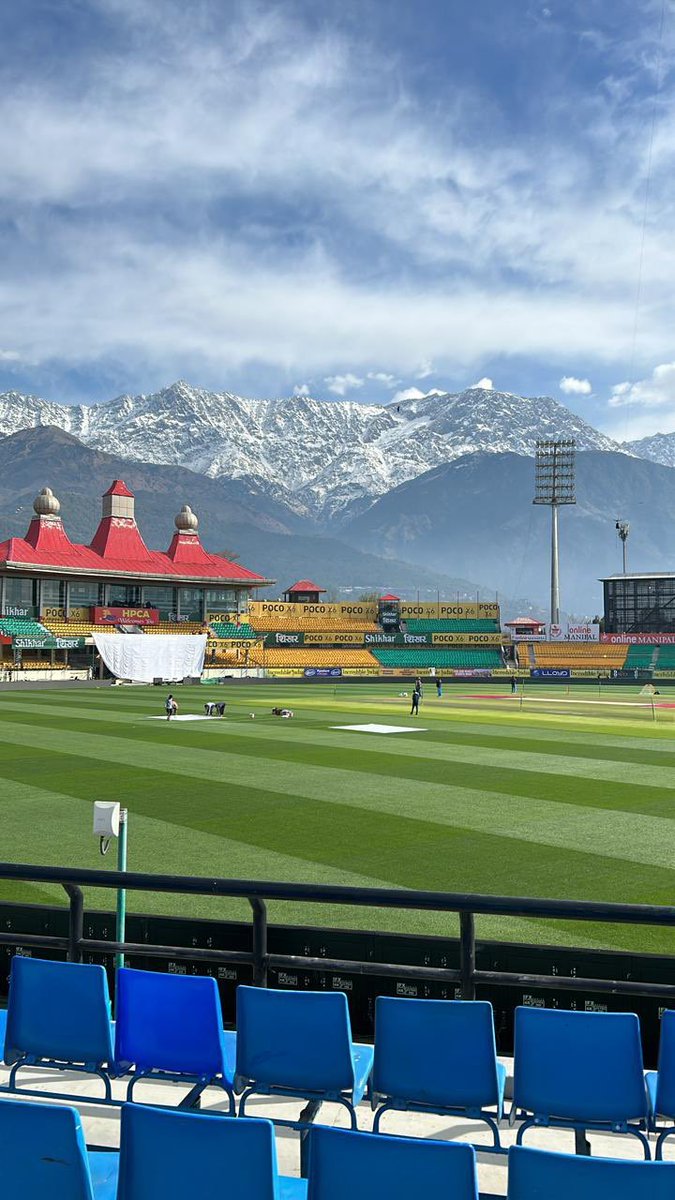 One of the most beautiful grounds #Dharamsala everyone going gaga .. and then you see large “PAN BAHAR “ hoardings to screw-it up ! What an eye soar 👎🏼👎🏼 credit for this 👇🏻👇🏻beautiful pic - @Gautaamm #INDvsENGTest @BCCI please be more responsible in your choices for advertisers