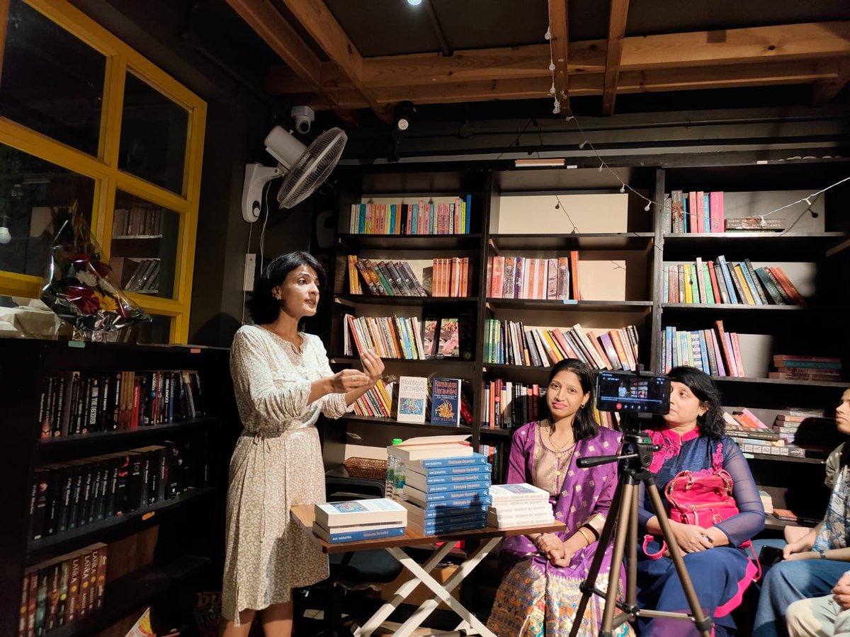 shinils's tweet image. It was travelling all the way from Kalyani Nagar to Wakad on a hot Saturday afternoon to listen to Ms. Ami Ganatra {@6amiji} and get my copies of her wonderfully written books signed.🙂✍️
Looking forward to more such sessions.
#Pune #Books
cc: @KitabeClun @ReadAndBrew