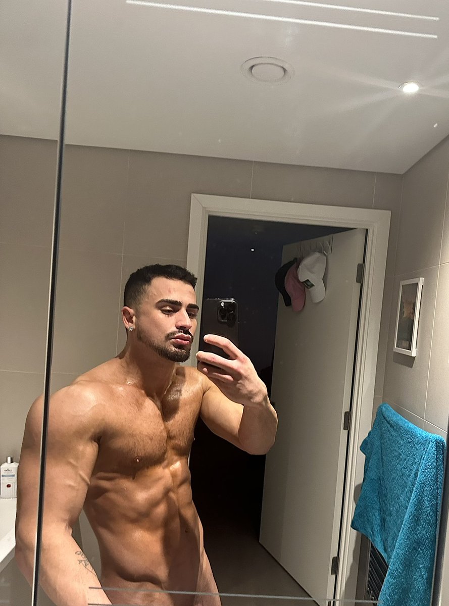 Full picture 
In the link below 

onlyfans.com/965024078/luci…