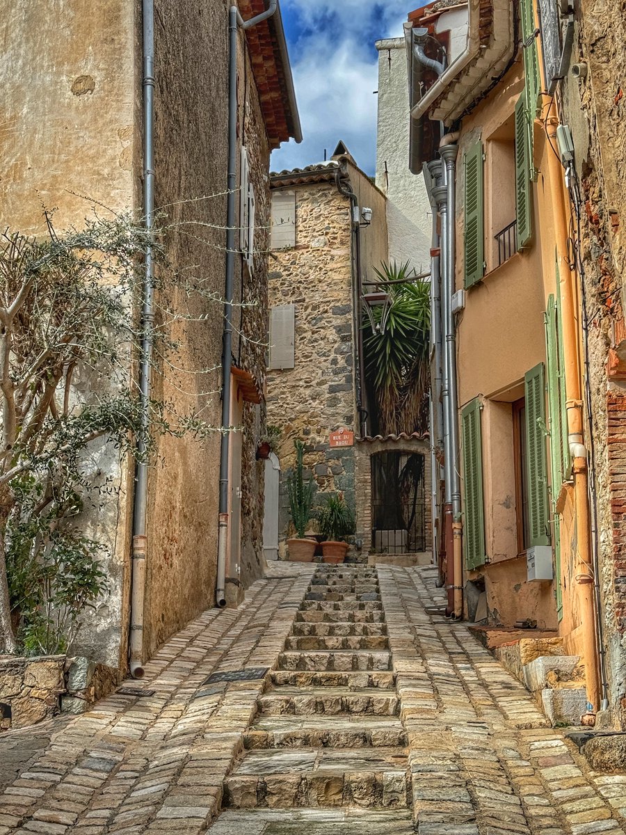 The Good Life France tweet media