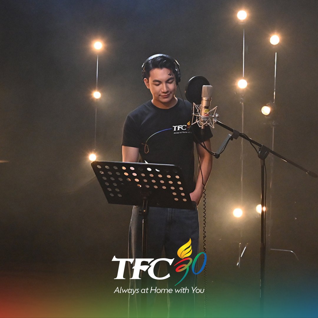 KapamilyaTFC's tweet photo. Make room for Darren! 🥰 Asia's Pop Heartthrob caught in action, working on something HUGE! Abangan ngayong March 8 pagkatapos ng TV Patrol. #TFC30 ❤️💙💚 https://t.co/GJY90jzK9W