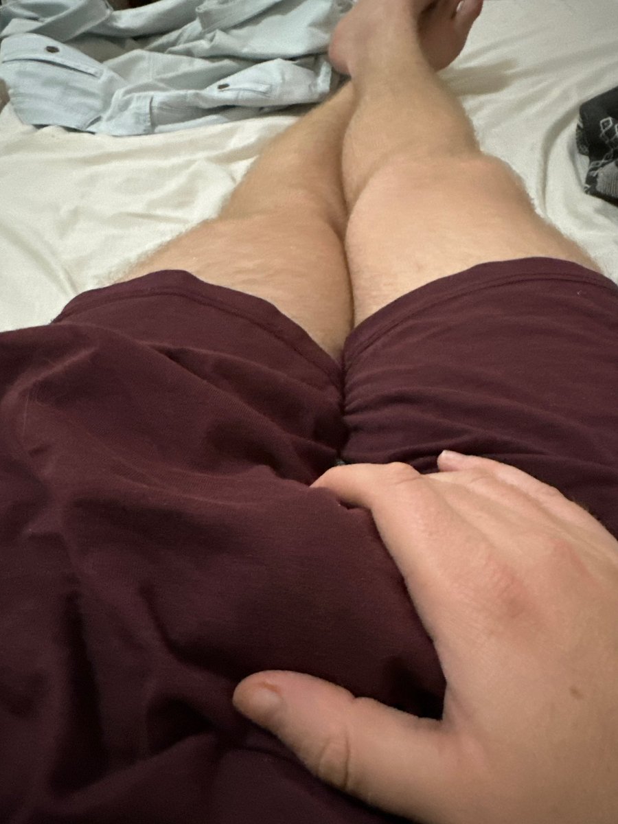 Like a nice bulge rub🇿🇦